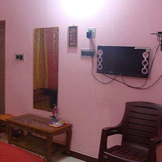 Golden Petal Guest House, Kolkata 5
